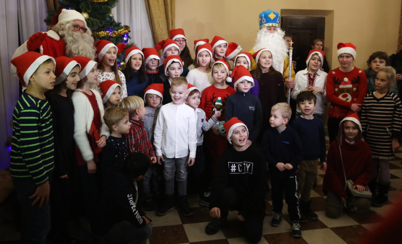 В Киеве встретились Святой Николай и финский Йоулупукки (Санта-Клаус)