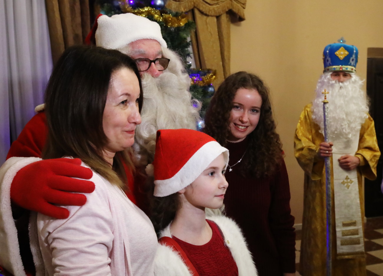 В Киеве встретились Святой Николай и финский Йоулупукки (Санта-Клаус)