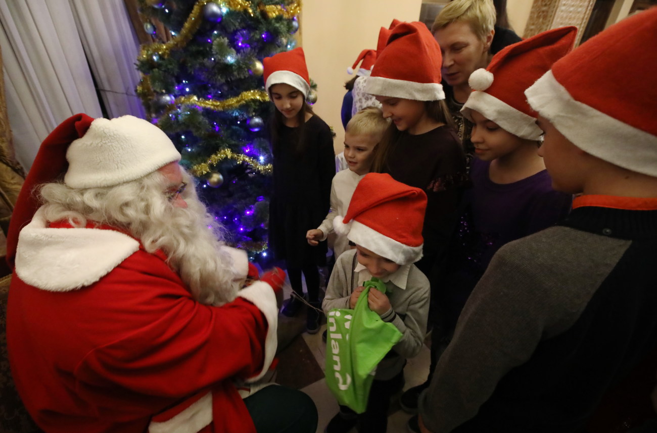В Киеве встретились Святой Николай и финский Йоулупукки (Санта-Клаус)
