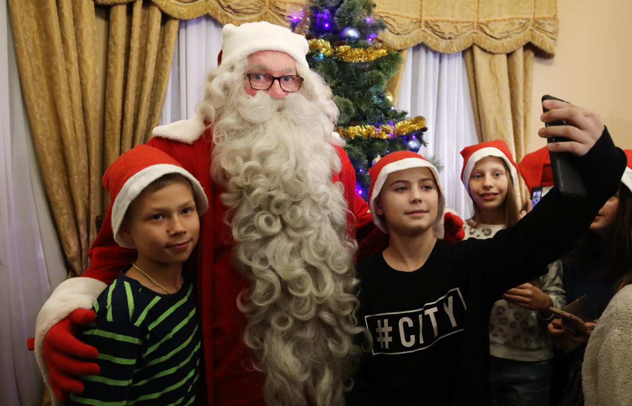 В Киеве встретились Святой Николай и финский Йоулупукки (Санта-Клаус)