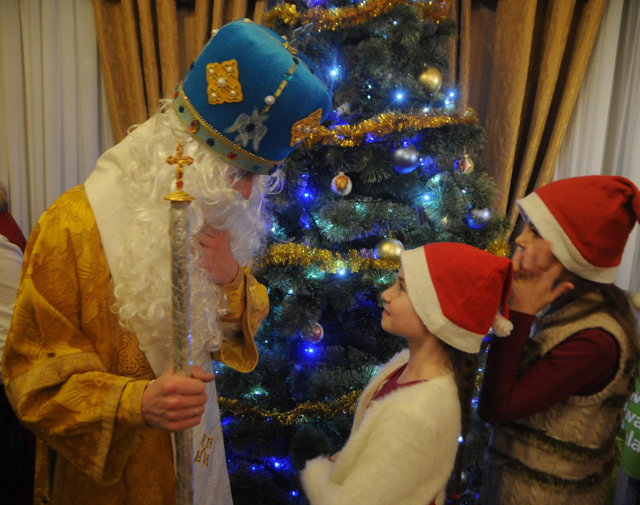 В Киеве встретились Святой Николай и финский Йоулупукки (Санта-Клаус)