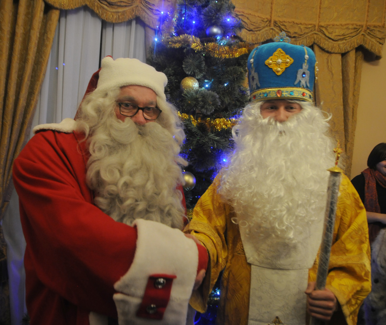 В Киеве встретились Святой Николай и финский Йоулупукки (Санта-Клаус)