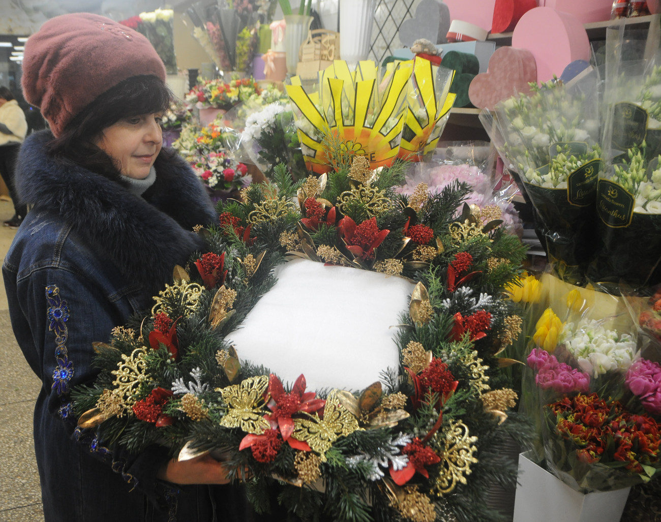 В Украине предновогодний елочный ажиотаж