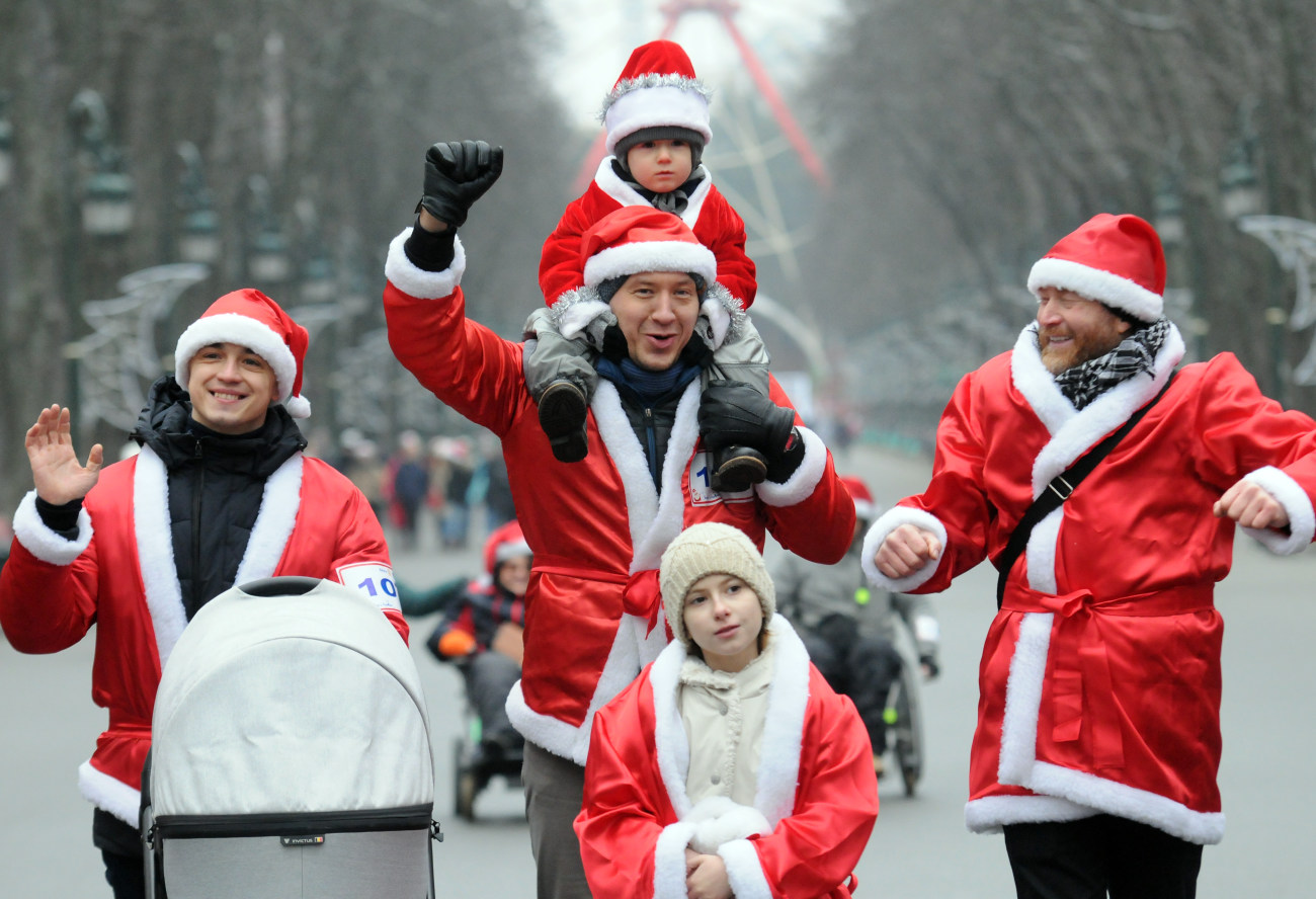 В Харькове Деды Морозы устроили забег
