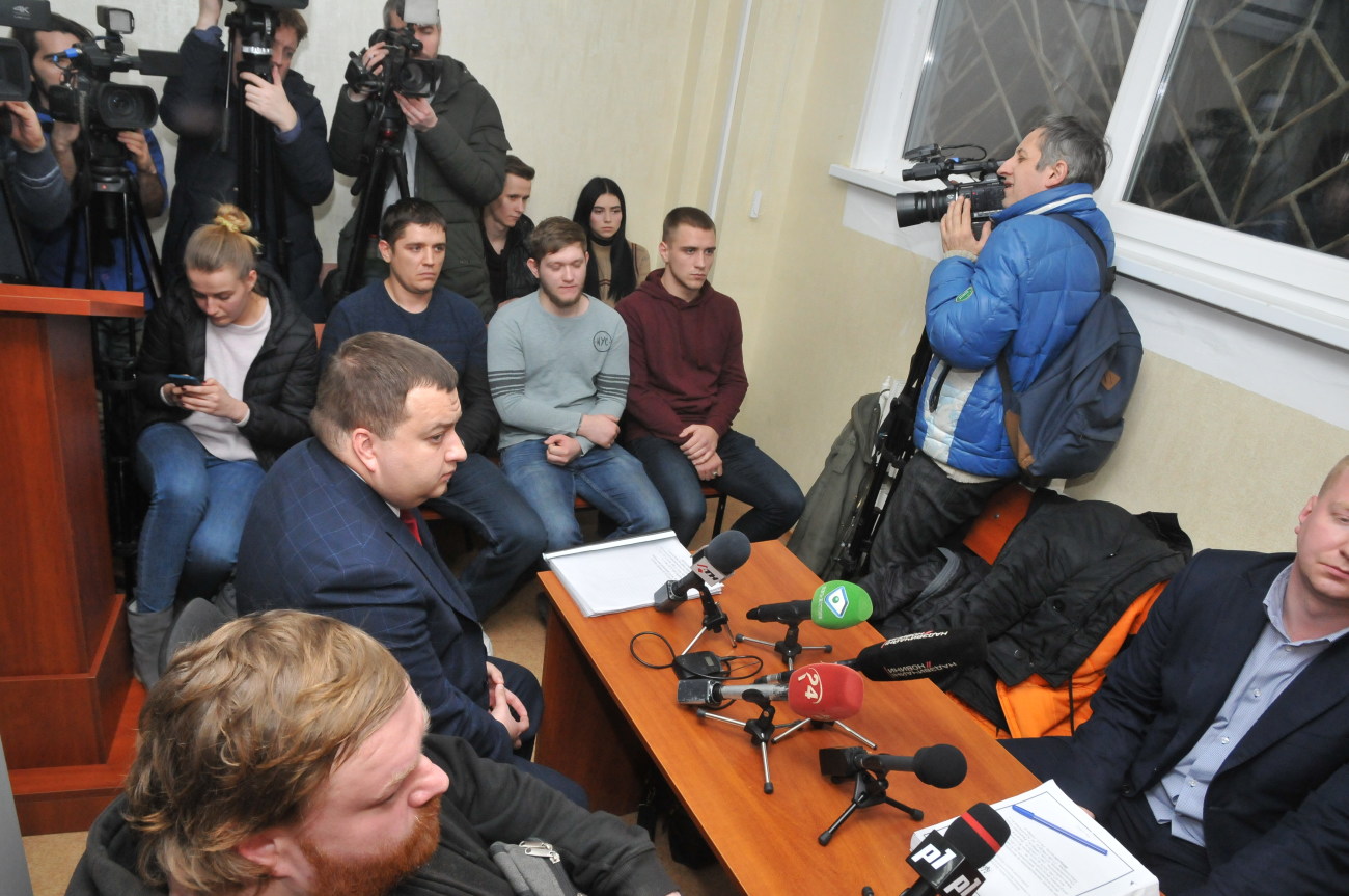 Суд по делу избиения журналиста Вадима Макарюка снова перенесли