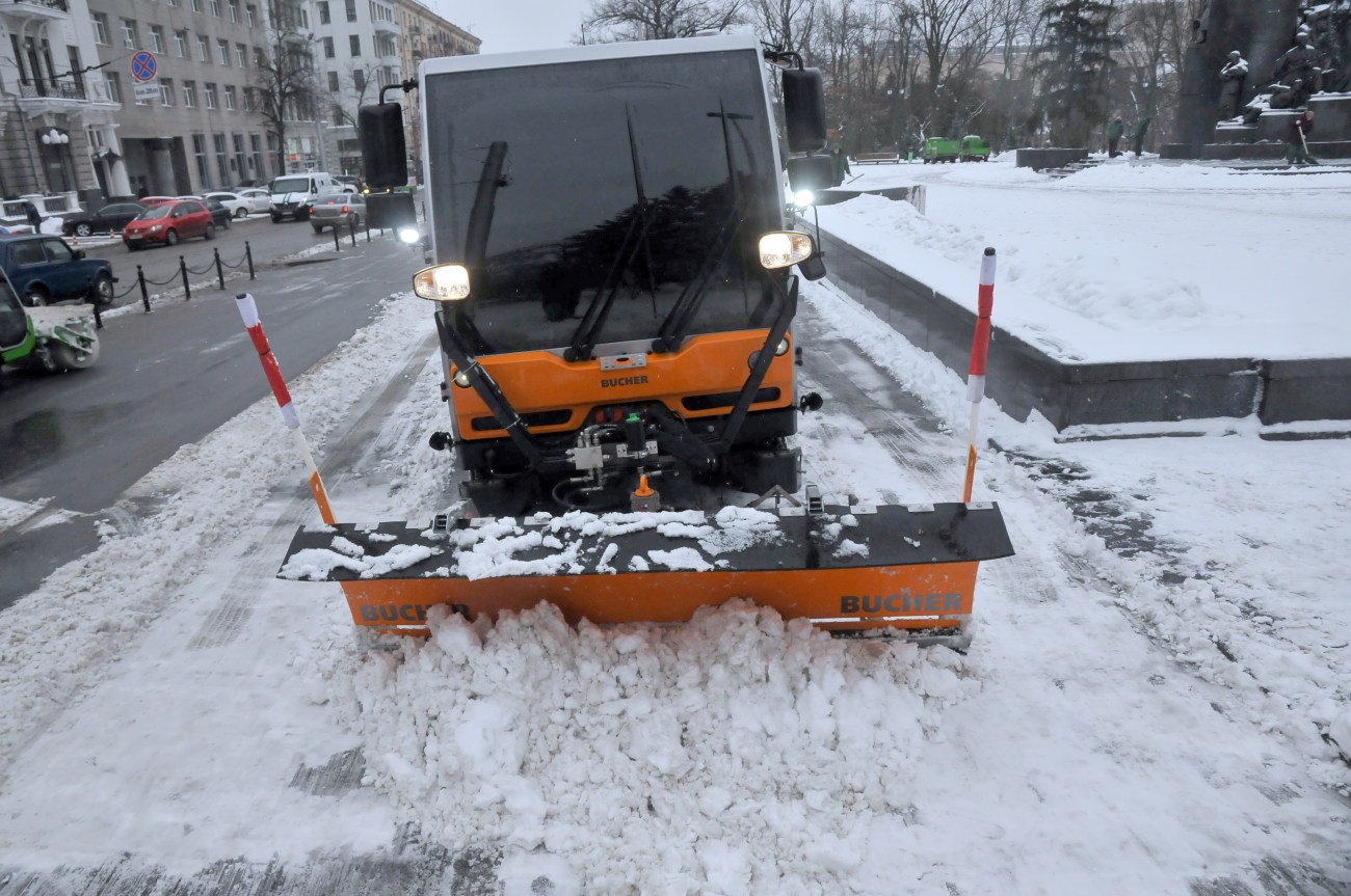 Харьков завалило снегом