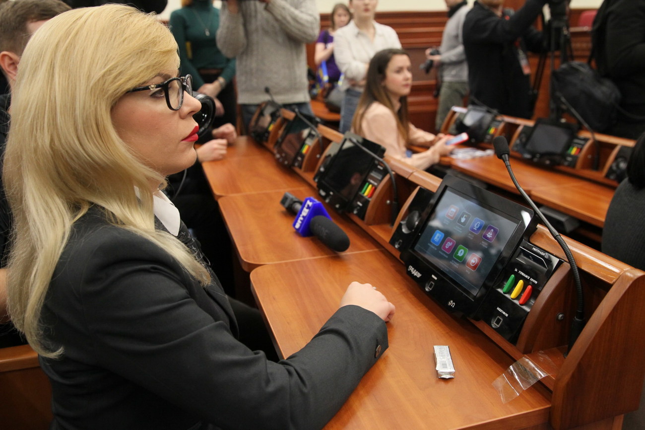 Депутатам ВР в Киевсовете провели  мастер-класс по сенсорной кнопке