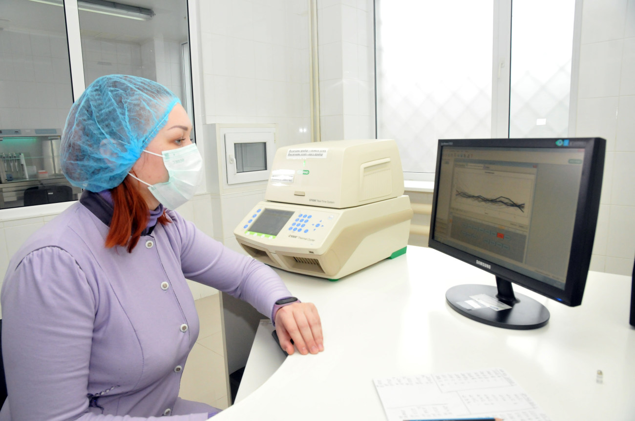 В Харьков привезли специальное оборудование для определения коронавируса