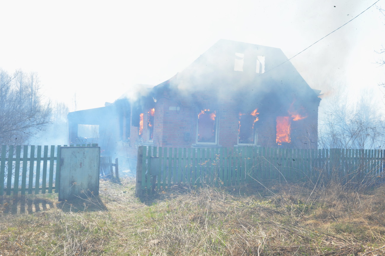 Пожар в Чернобыльской зоне: В селах горят дома