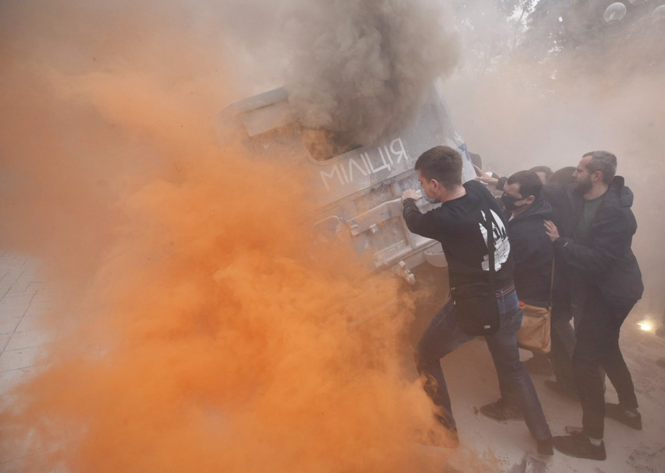 В Киеве митингуют против Авакова