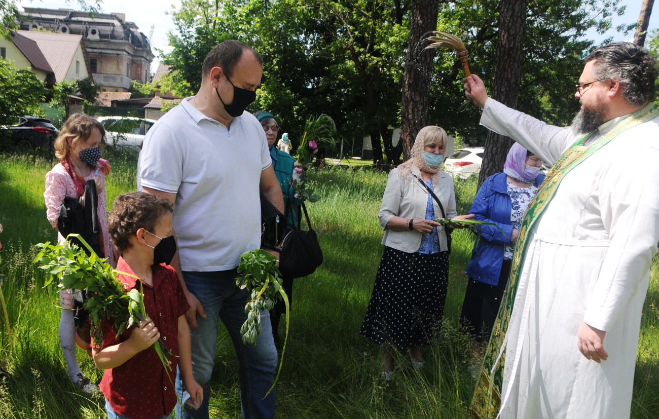В Украине празднуют Троицу