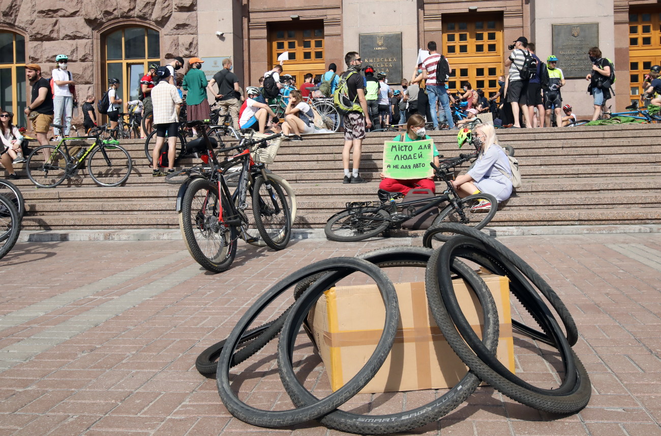 Велосипедисты Киева требовали от городских властей безопасности дорожного движения
