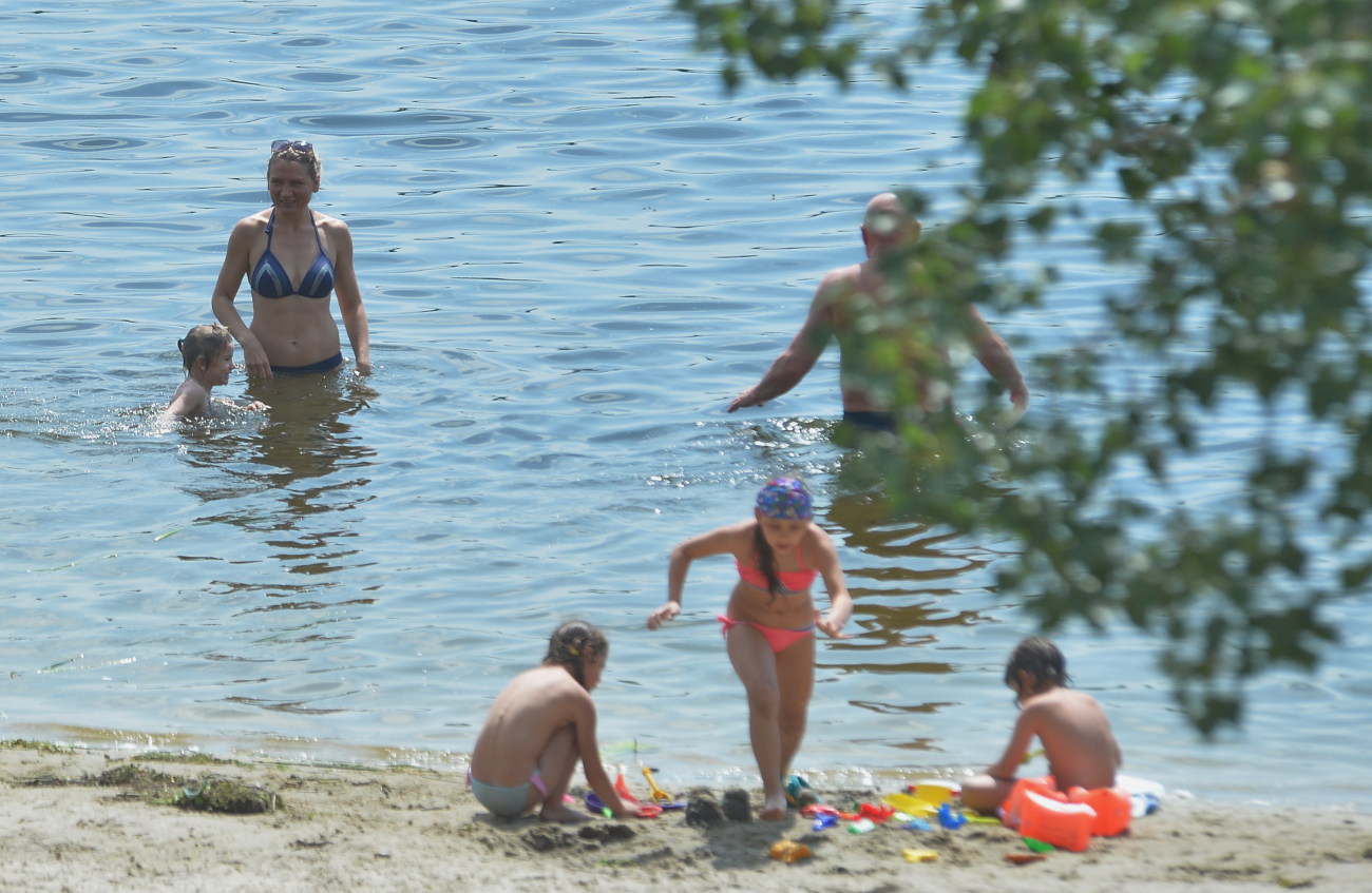 В Киеве купаться можно на 12 пляжах