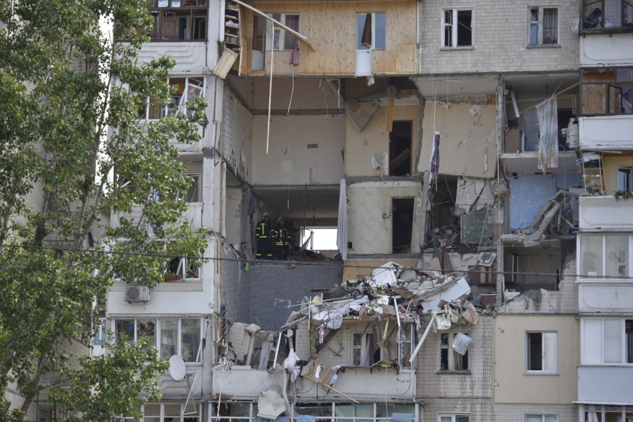 В Киеве на Позняках взорвался дом