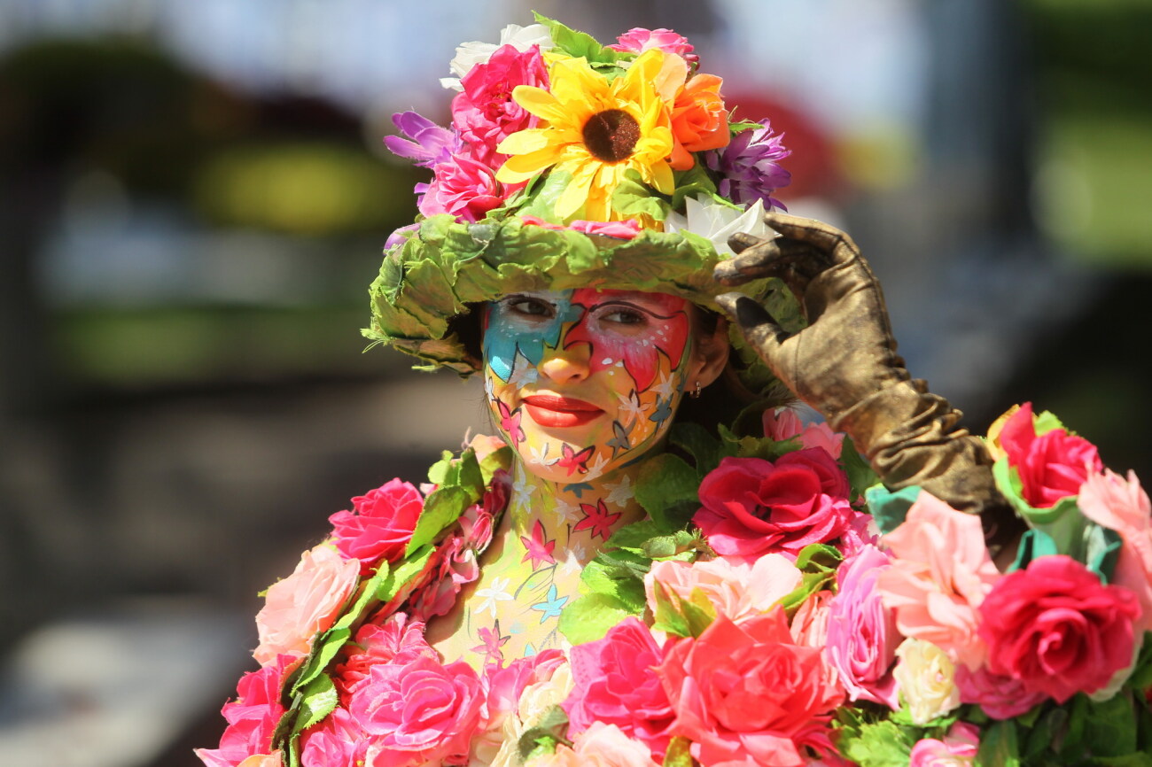 Белоснежка, гномы и Рапунцель: На Певческом поле в Киеве открыли выставку цветов «Мульт-ленд»
