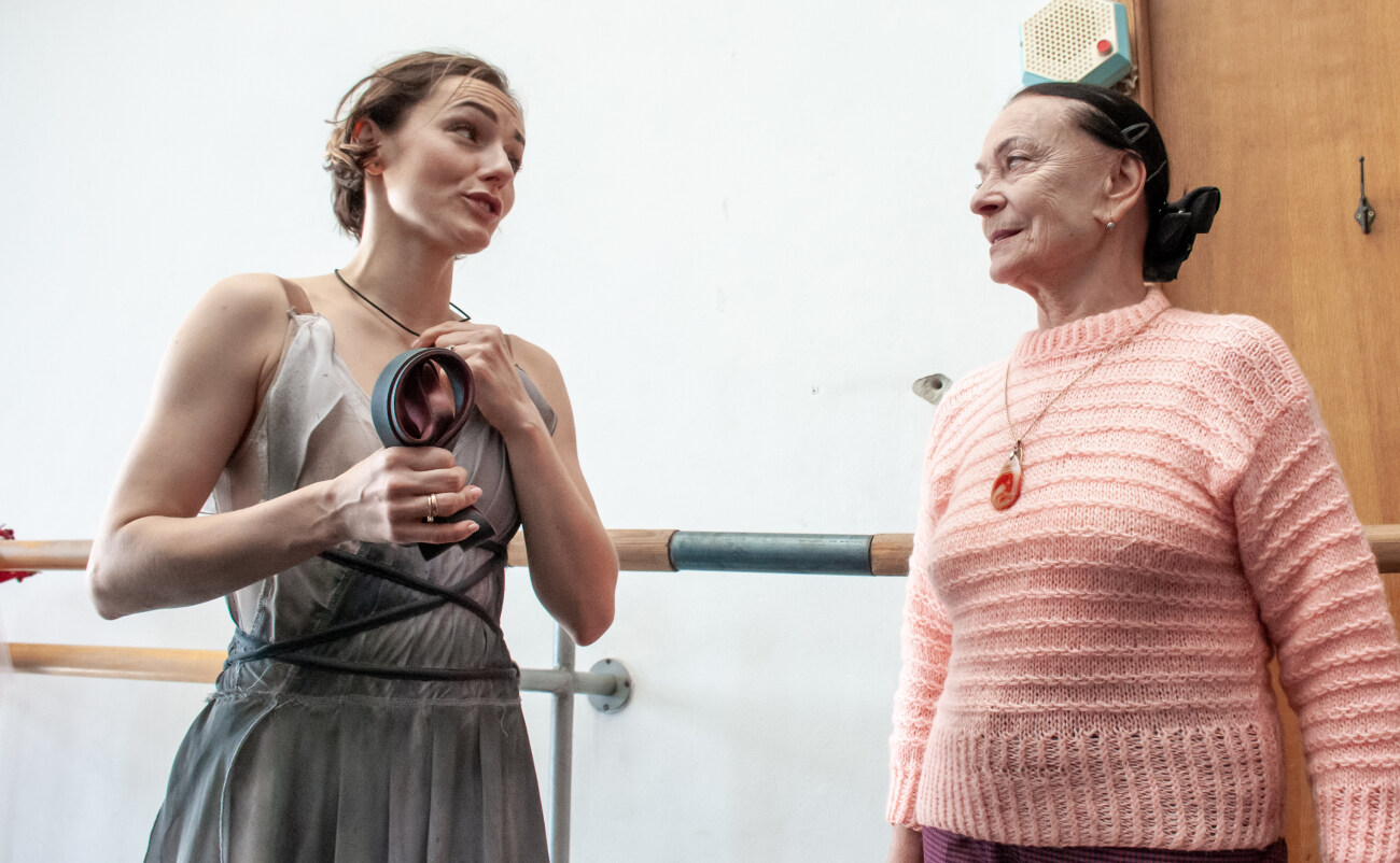 Легендарная балерина Светлана Колыванова отмечает юбилей: театр показал закулисье легенды