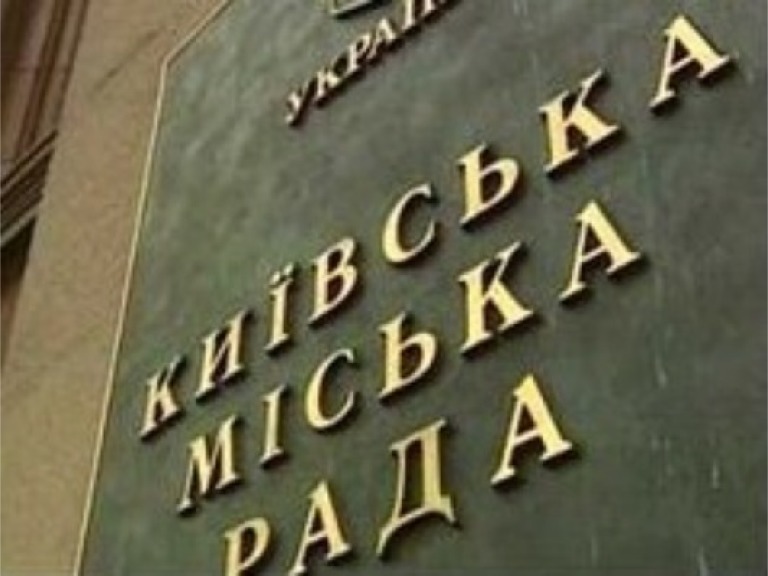 Азаров схвалив дії столичної влади
