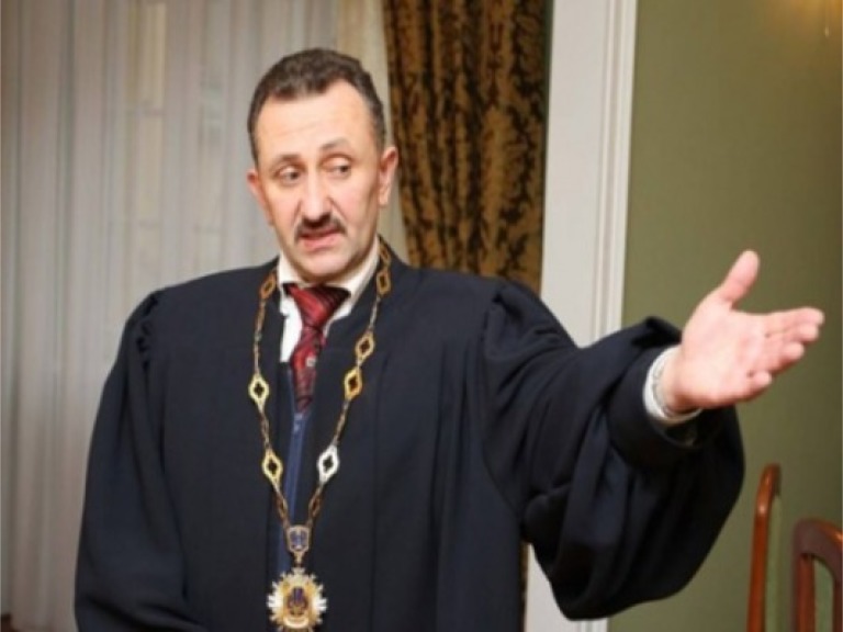 Оболонський районний суд Києва розпочав розгляд кримінальної справи екс-судді Зварича