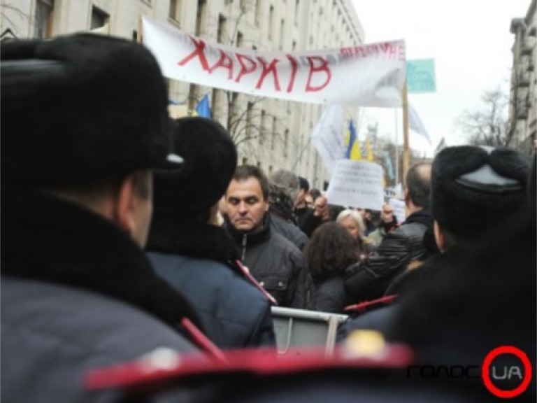 Палатки мітингувальників почнуть зносити сьогодні після 16-ої години