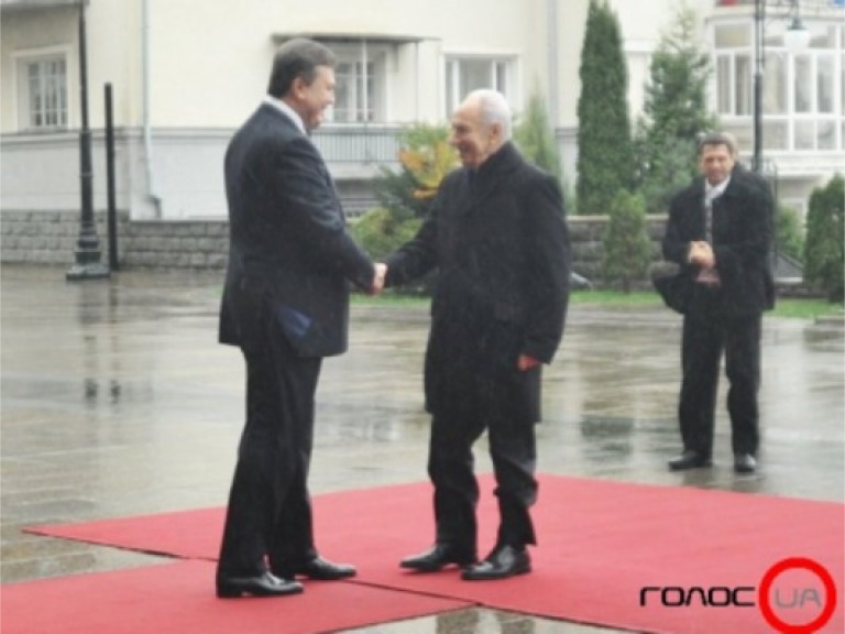 Янукович зустрівся з ізраїльським колегою