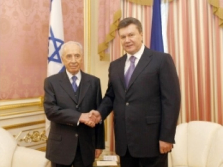 Янукович упевнений, що зустріч з Пересом сприятиме активізації відносин України та Ізраїлю