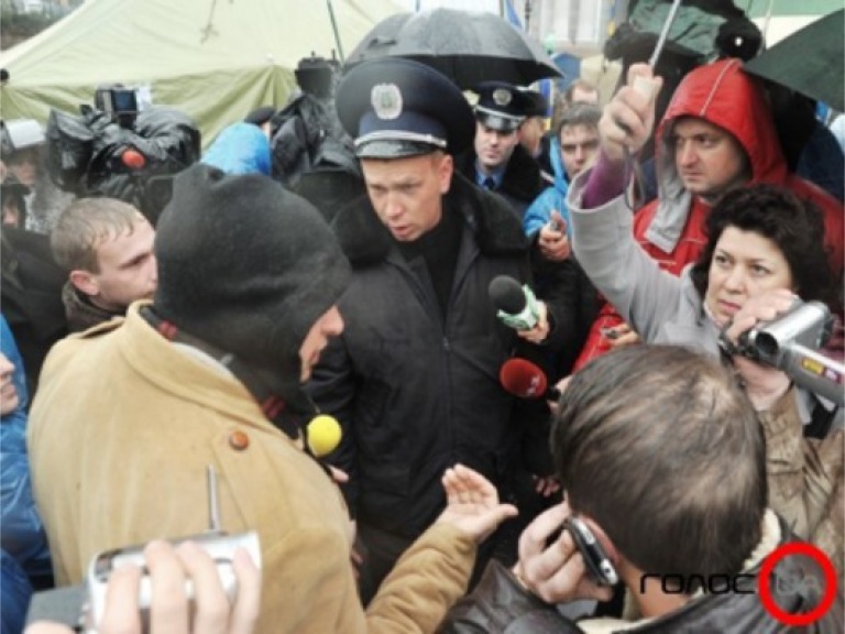 Міліція пообіцяла поки що не застосовувати силу проти мітингувальників