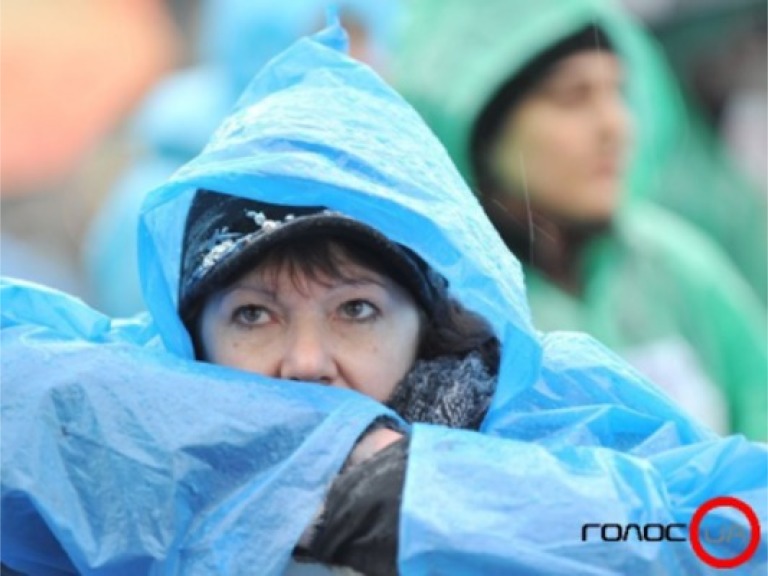 Незважаючи на вето Януковича, мітингувальники не розходитимуться