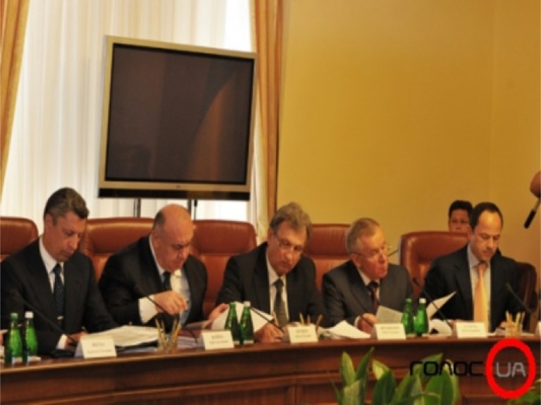 Уряд готує пропозиції Президенту щодо призначення керівників органів виконавчої влади — Азаров