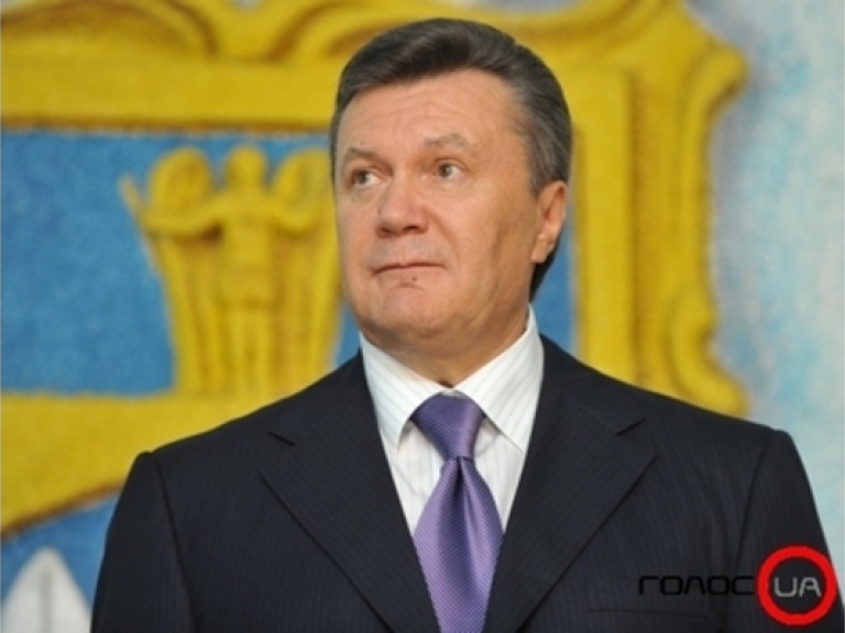 Янукович завтра молитиметься у Почаєві