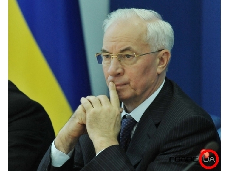 Азаров потроху витісняє групу “Приват” з енергетичного сектору — експерт