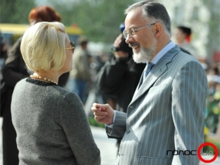 Табачник не добиватиметься відставки Герман, бо йому досить власних чиновників