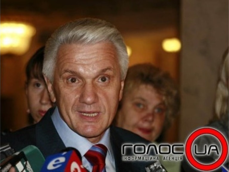 Литвин відмовився критикувати Януковича за рік президентства