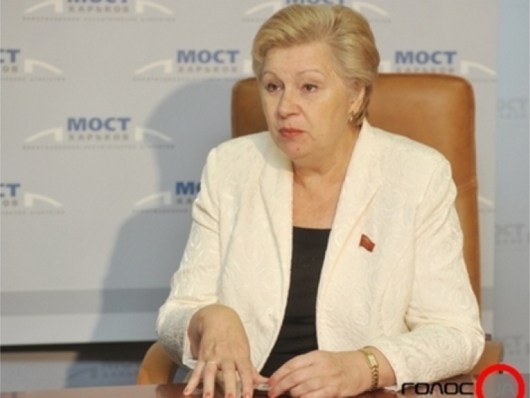 Александровская требует от Президента определиться с позицией по вопросу русского языка