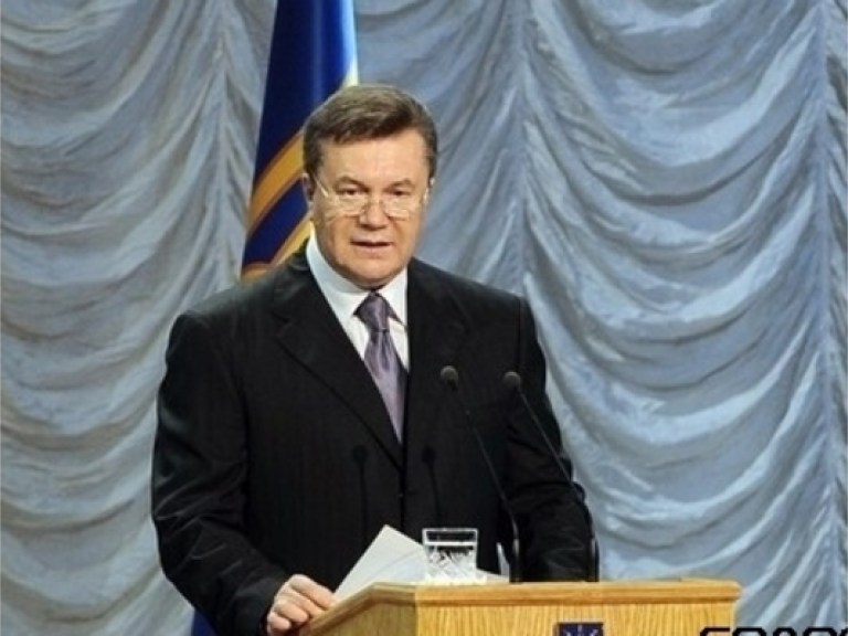 Янукович назначил государственные стипендии семи призерам Паралимпийских и Дефлимпийских игр