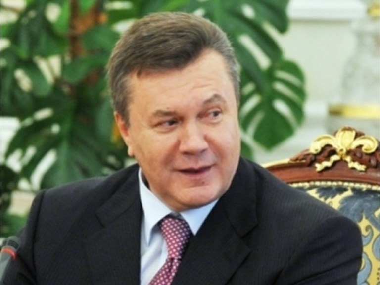 Янукович: Украина стоит у истоков космической отрасли