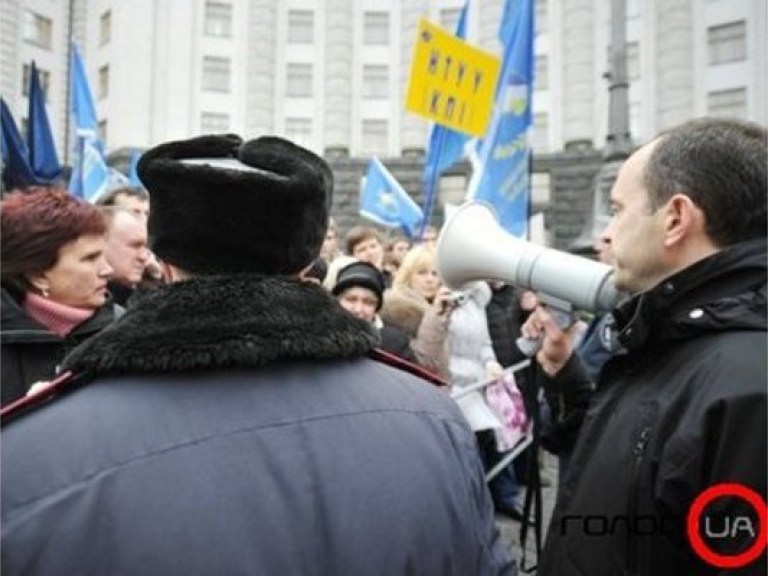 Под стенами парламента протестуют против наступления на социальные права — КПУ