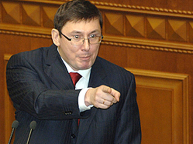 Защитники Луценко попросили Януковича вмешаться