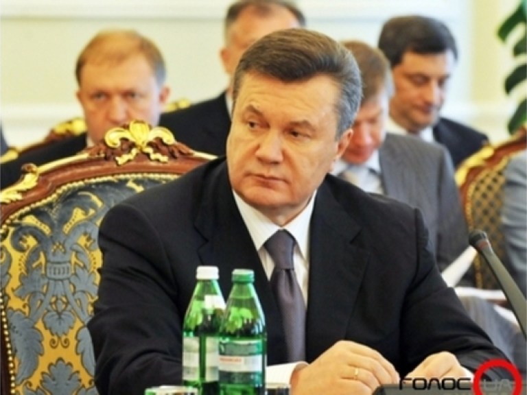Янукович обещает приложить все усилия для упорядочения тарифов на ЖКХ