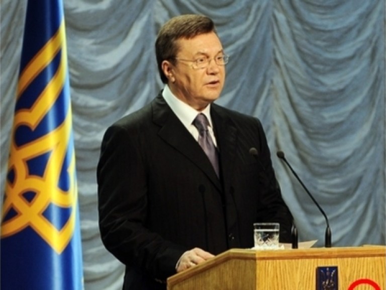 Янукович поздравил свой ​​университет с юбилеем