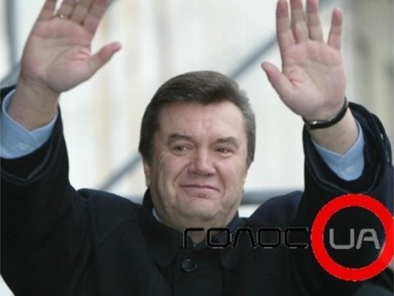 Янукович на День Киева решил прогуляться по городу