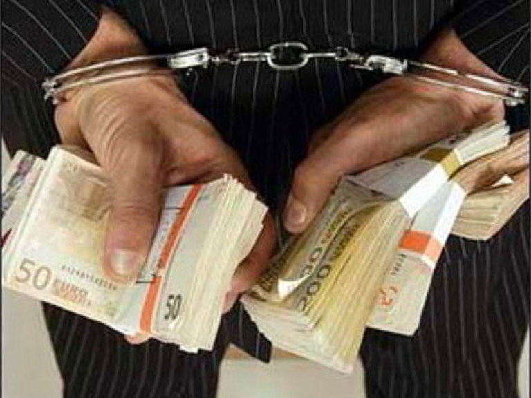 «Беловоротничковая» напасть …