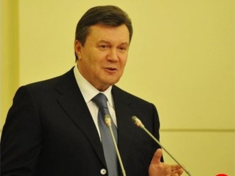 Янукович в Крыму посмотрит автомобильную гонку