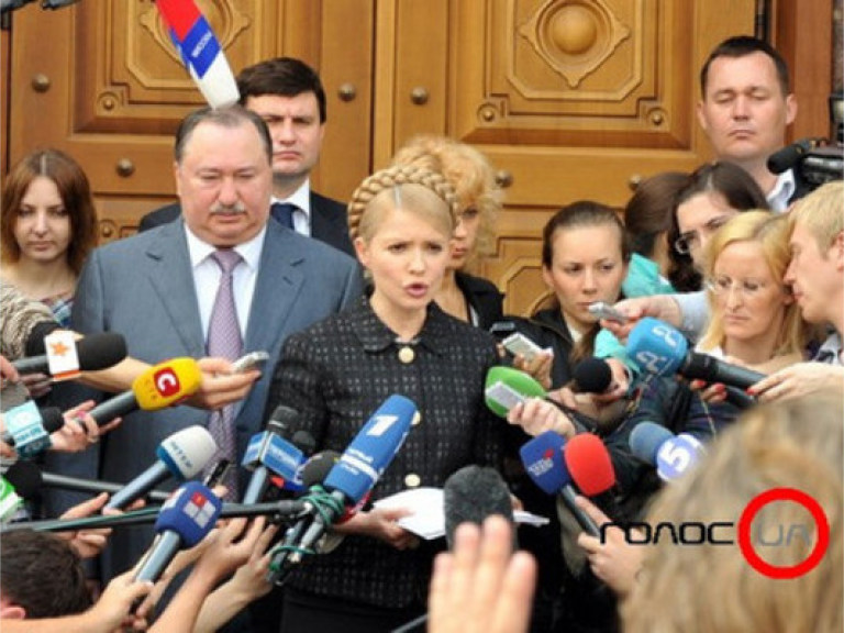 Тимошенко считает, что Пшонка нарушает закон