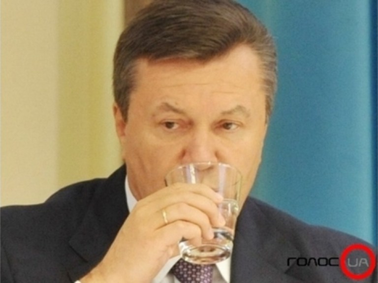 Журналисты все еще надеются, что Янукович покажет свою резиденцию в «Межигорье»