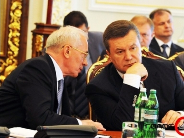 Азаров встретился с Януковичем накануне важных газовых переговоров