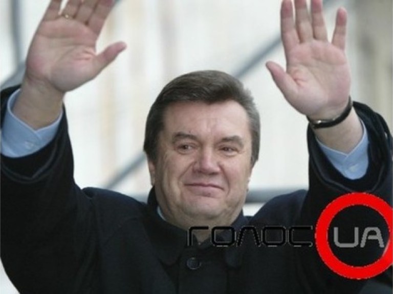 Янукович поздравил Меркель с Днем рождения