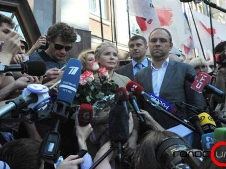 Суд над Тимошенко не транслируют в Донецке, Крыму, Харькове, Одессе и Днепропетровске — Власенко
