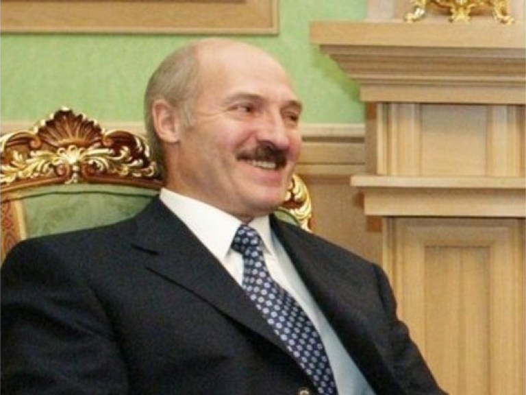 Янукович поздравил Лукашенко с Днем независимости Белоруссии