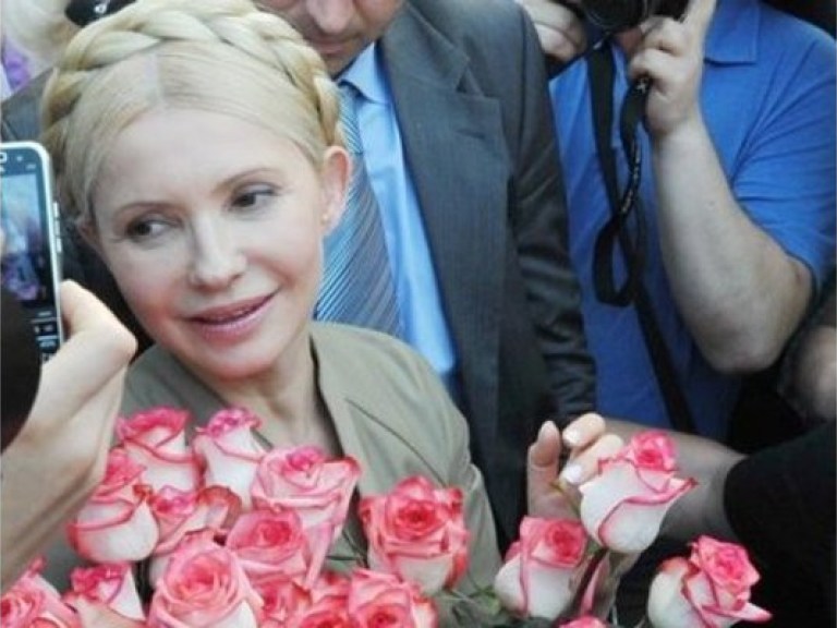 Тимошенко приехала лично поздравить Макаренко и Шепитько с освобождением