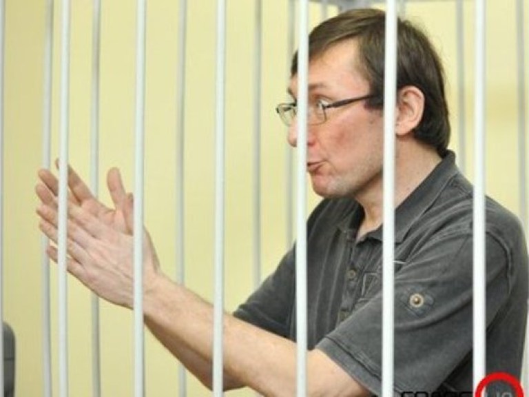 Журналистов таки пустят на суд по Луценко, но без диктофонов